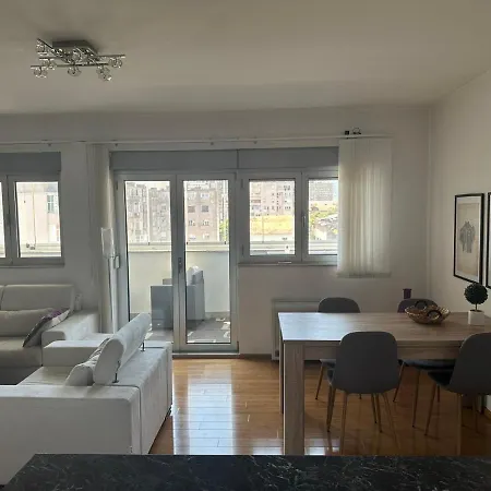 Luxury Aparment Blossom Apartment *